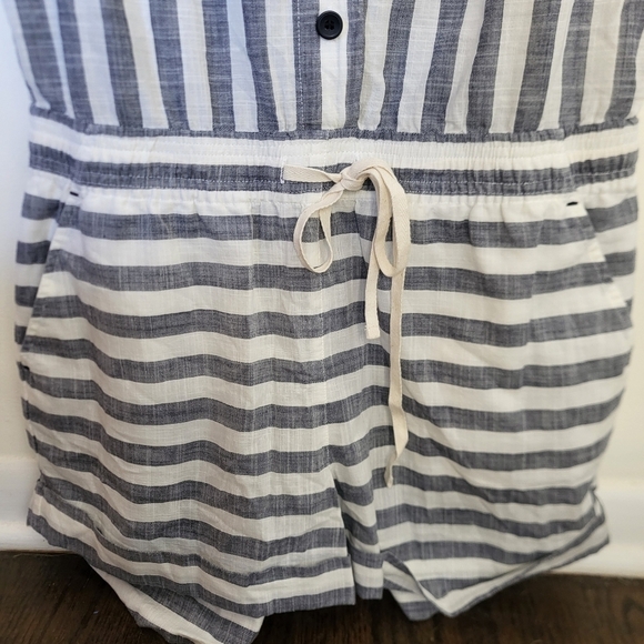 EUC Ann Taylor Loft Beach Striped Romper Navy White Cotton Size 4 - Picture 4 of 12